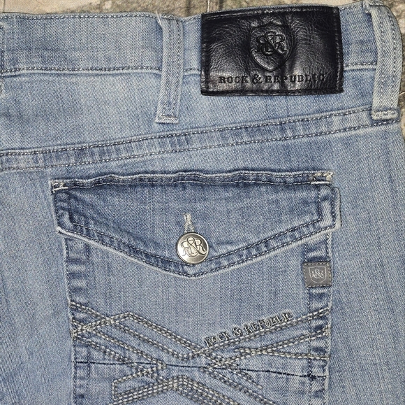 Moved To Booth - Picture 5 of 6